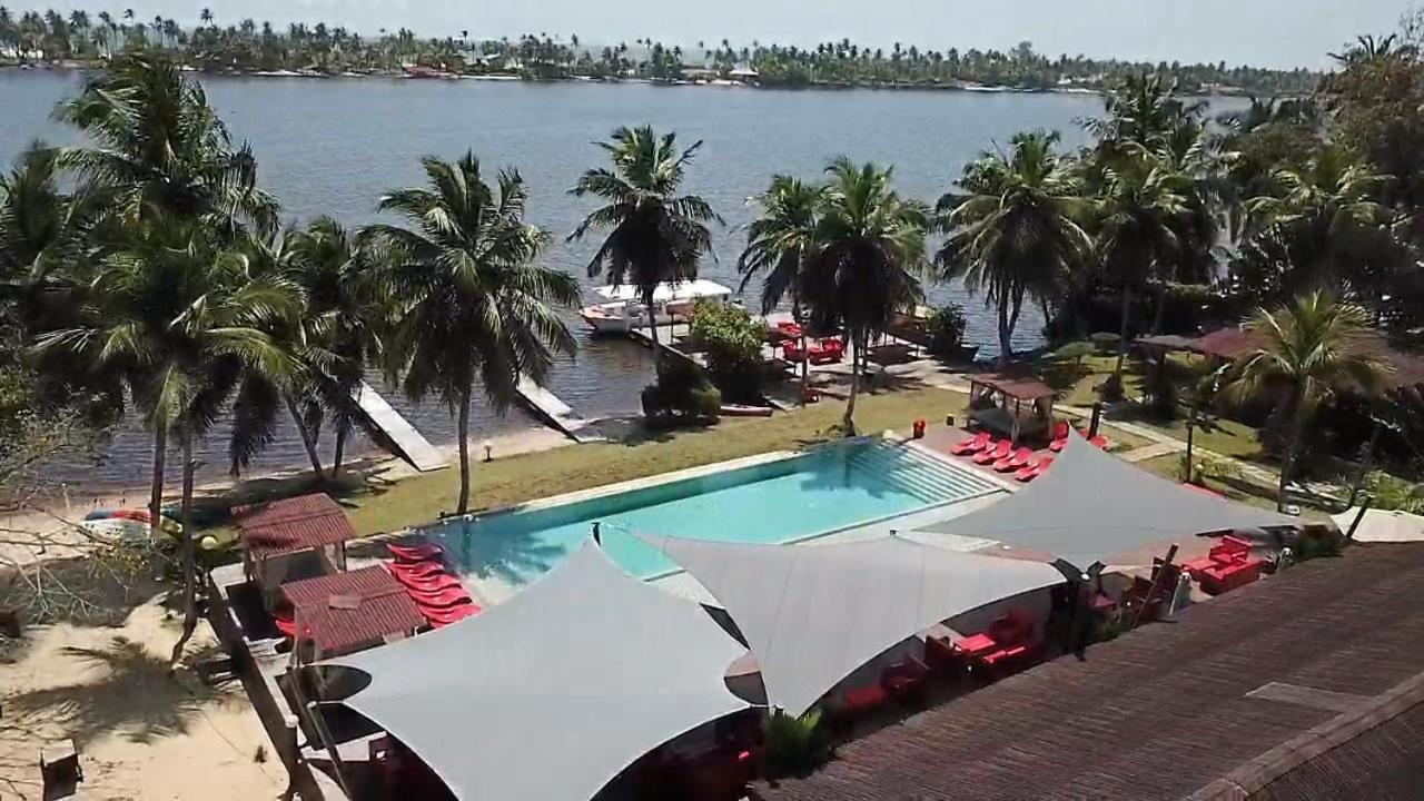 Hotel Coucoue Lodge Ассини-Мафия Экстерьер фото